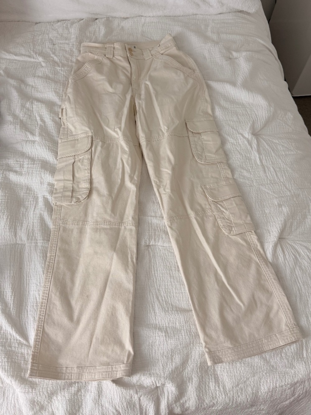 Abercrombie & Fitch Cream Cargo Pant